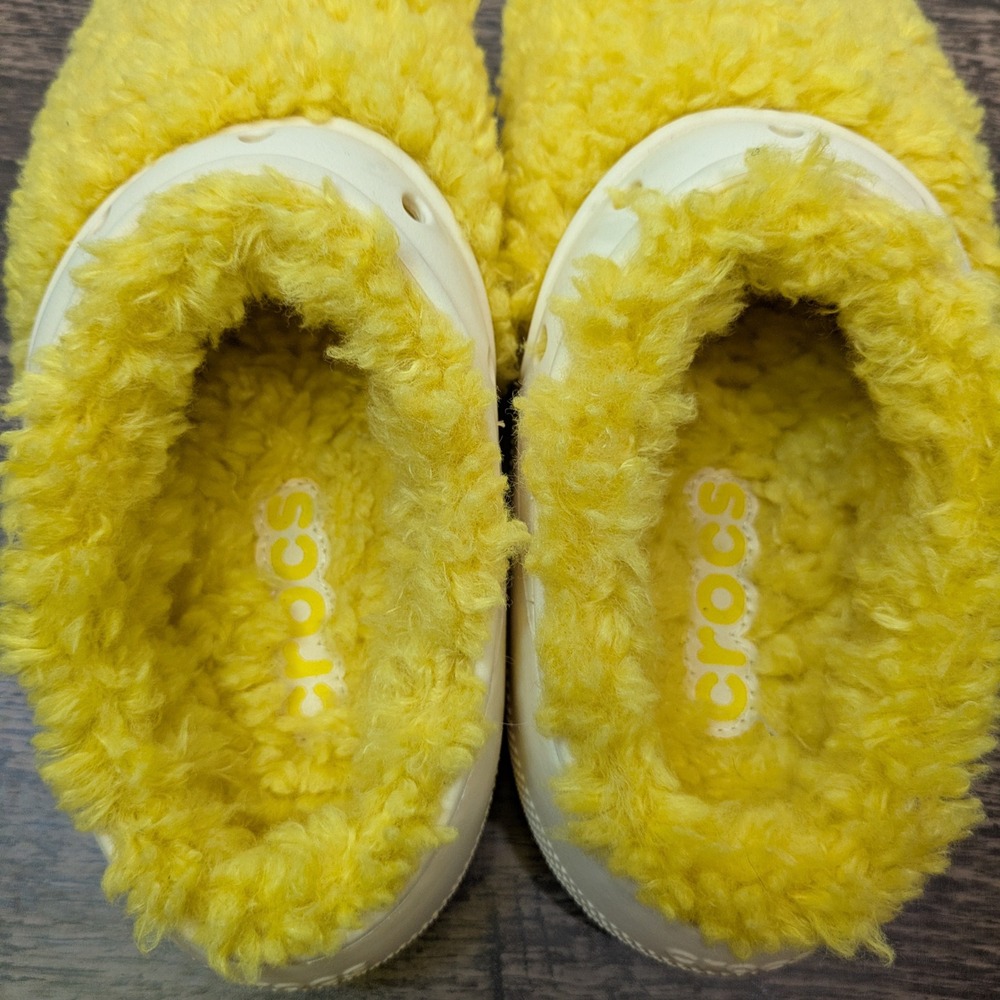 Crocs The Thing Fuzzy Clogs Sunflower Yellow M7 W9 211327 Sherpa Winter Dopamine - Picture 3 of 10
